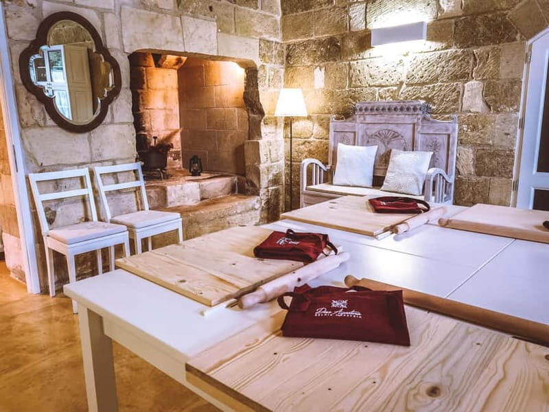 Lecce: Traditional Pasta Cooking Class with Wine - Key Points