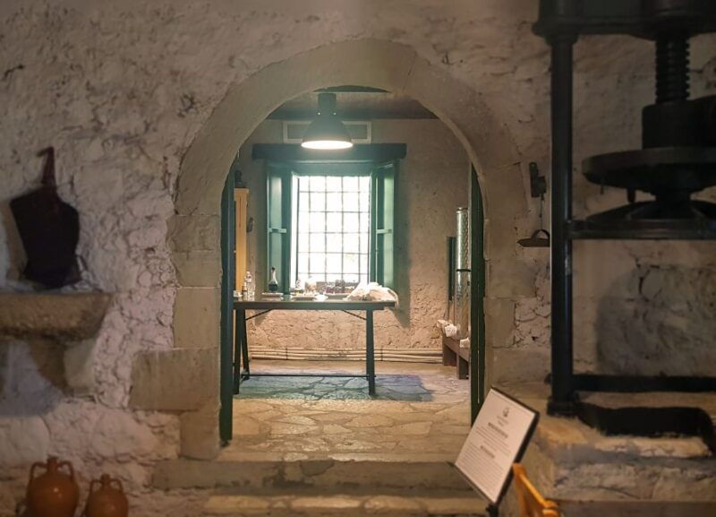 lefkada-olive-museum-fabbrica-ticket-and-guided-tour