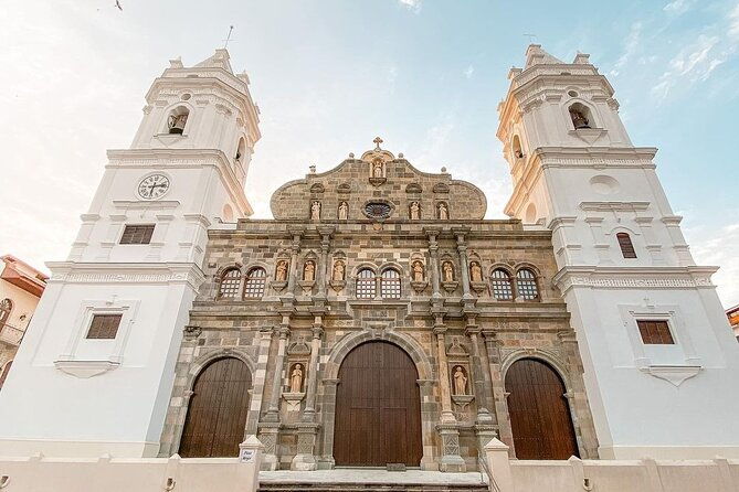 legends-of-casco-viejo-tour-uncover-hidden-gems