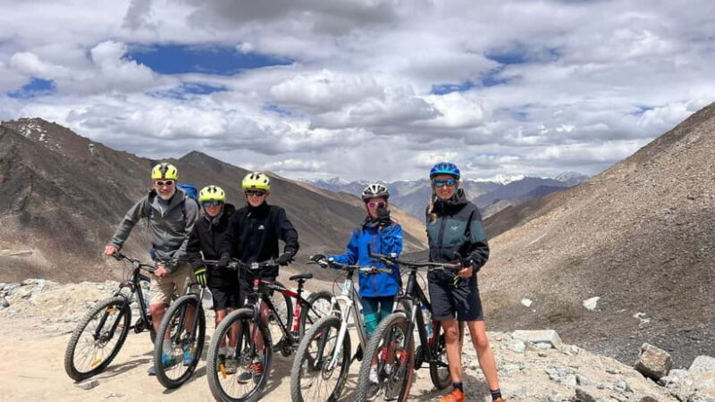 Leh: Downhill Mountain Biking from Khardong La Top - Key Points