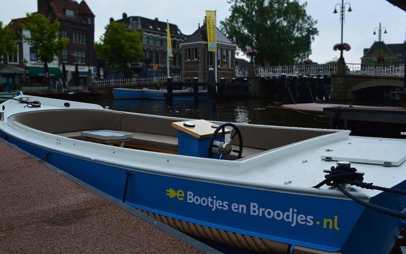 leiden-electric-boat-rental-8-persons