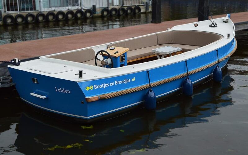 leiden-electric-boat-rental-8-persons