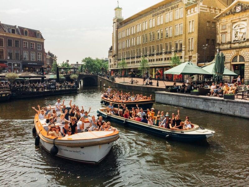leiden-guided-city-canal-cruise
