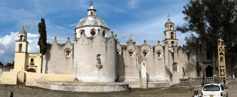 Leon: Dolores Hidalgo and Atotonilco Day Trip - The Significance of the Municipal Cemetery and Artisanal Snow