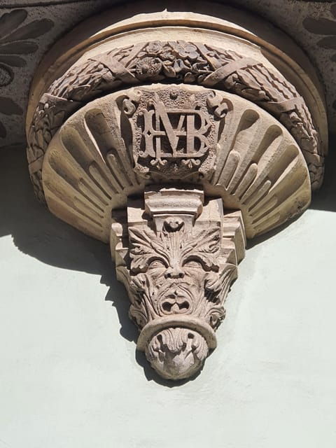 leon-gaudi-and-the-modernism