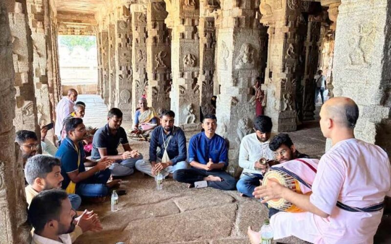 Lepakshi Temple & Adiyogi Statue Day Trip from Bangalore - The Scenic Drive and the Cultural Atmosphere