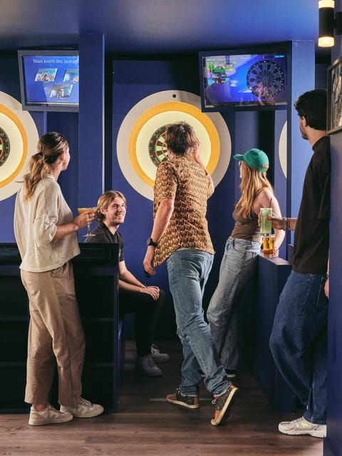 les-petites-fleches-the-only-interactive-dart-bar-in-paris