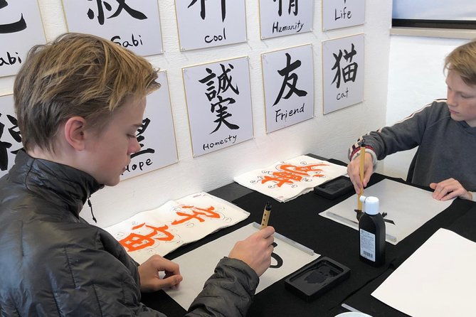 lets-experience-calligraphy-in-yanaka-taito-ku-tokyo