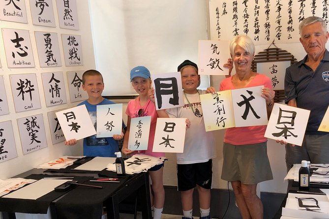 lets-experience-calligraphy-in-yanaka-taito-ku-tokyo