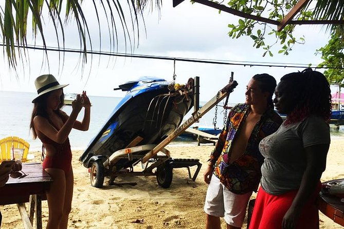 lets-go-native-roatan-city-cultural-tour-transfer