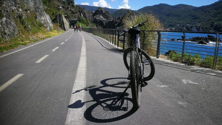 levanto-guided-e-bike-tour-in-framura-with-wine-focaccia