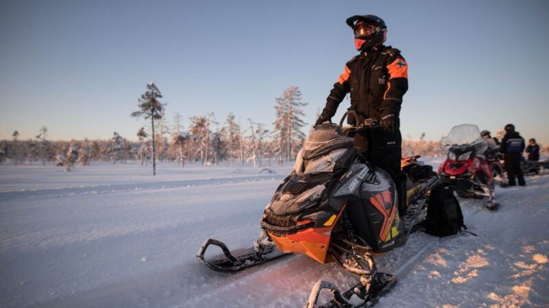 levi-2-hours-snowmobile-safari-to-the-levi-nature