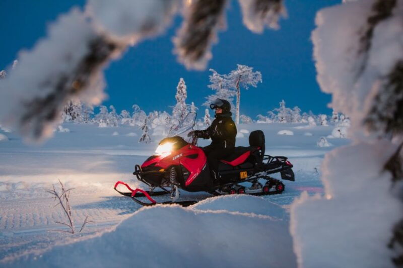 levi-evening-snowmobile-safari