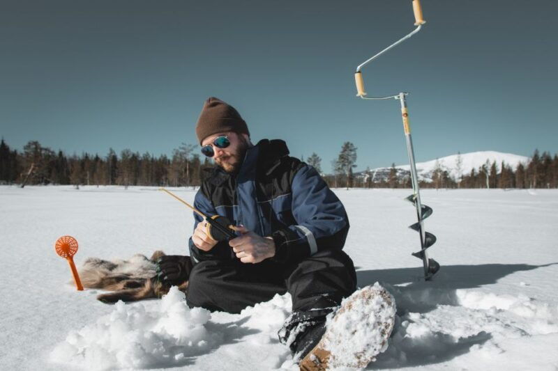 levi-finnish-ice-fishing-tour-by-car