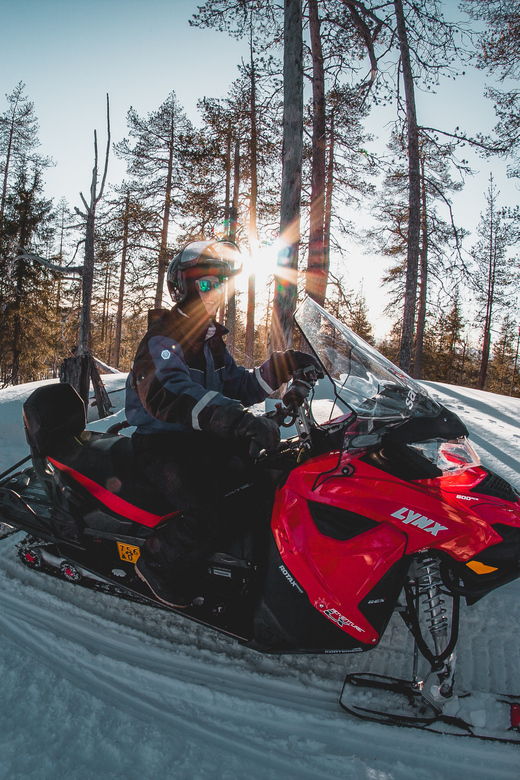 levi-forest-snowmobile-safari