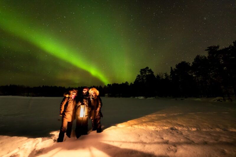 levi-northern-lights-tour-by-minivan