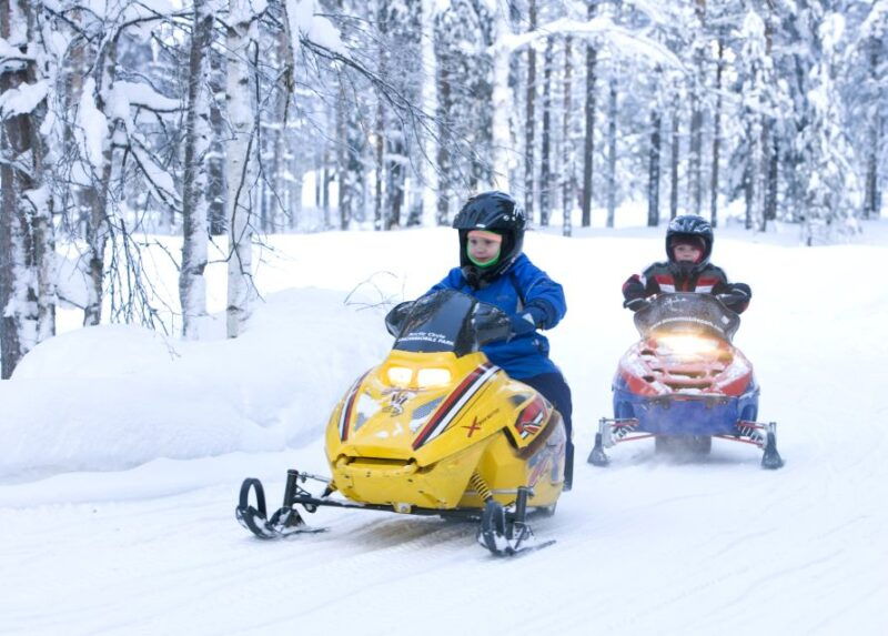 levi-winter-highlights-tour-with-snowmobiling