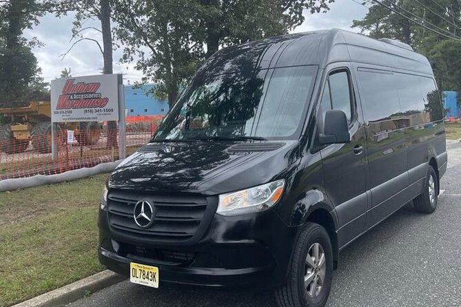 lga-manhattan-airport-transfer-in-luxury-van-one-way-transfer
