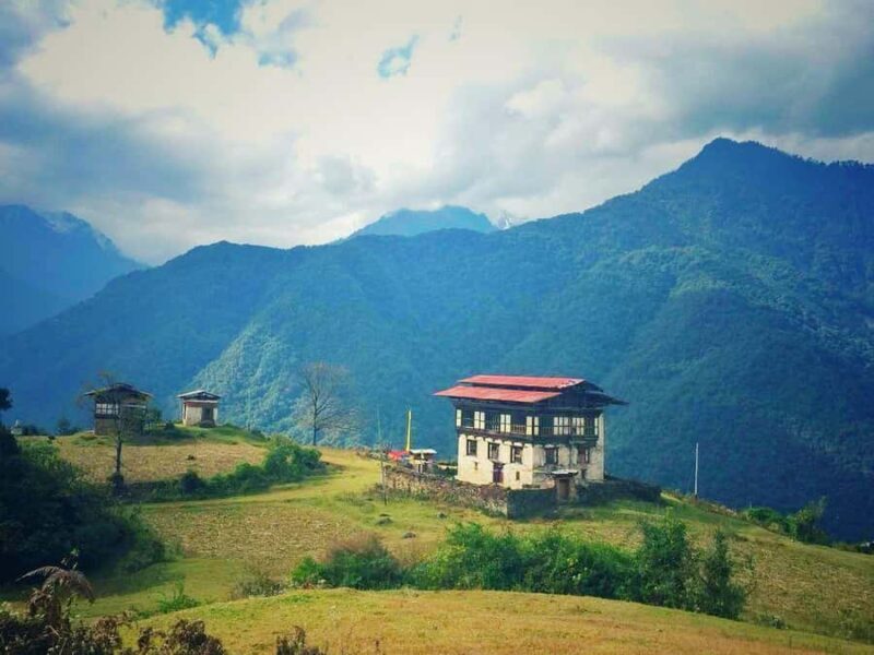 Lhuentse Dzong & Khoma Village Tour  4 Days / 3 Nights - Khoma Village and the Art of Kishuthara Weaving