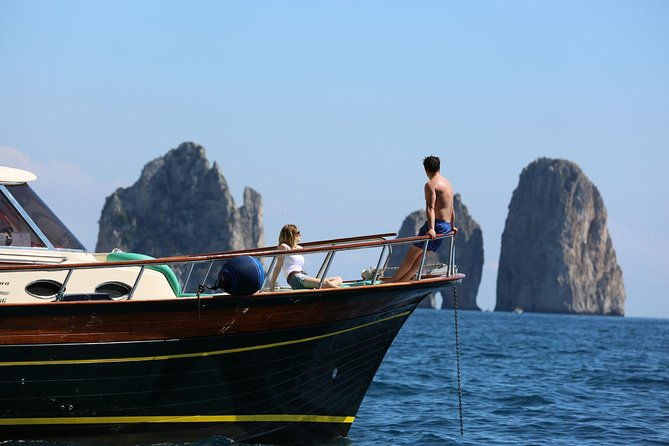 li-galli-islands-and-capri-small-group-boat-tour-from-amalfi
