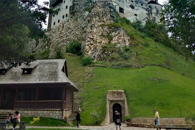 Libearty Bear Sanctuary and Dracula's Castle - Day Tour from Bucharest - Wrapping It Up