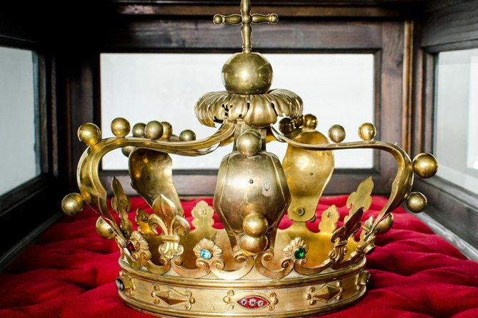 libearty-brown-bear-sanctuary-and-the-real-dracula-tour