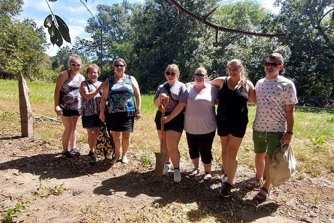 liberia-sightseeing-and-tree-planting-at-a-local-farm