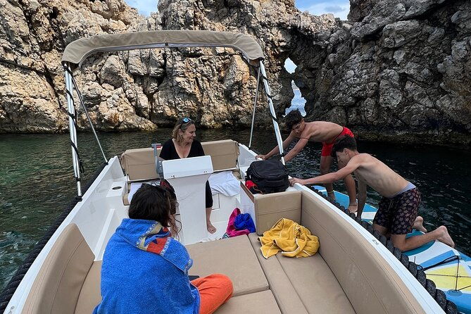 license-free-boat-rental-around-the-coast-of-santa-ponsa