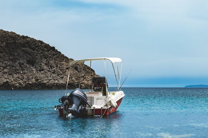 license-free-boat-rental-in-kolimvari-30-hp-engine