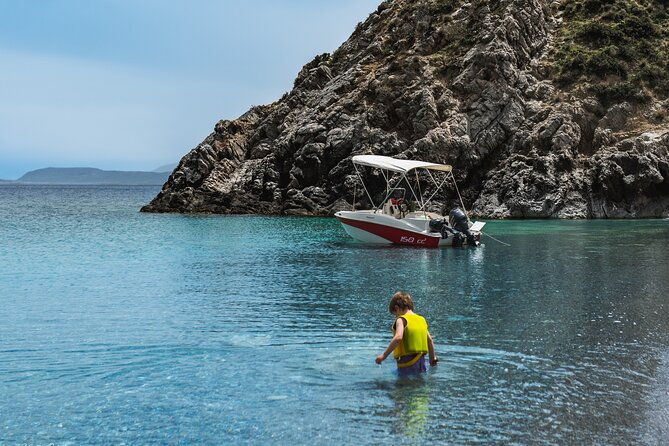 license-free-boat-rental-in-kolimvari-30-hp-engine