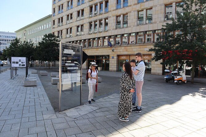 life-behind-the-iron-curtain-warsaw-walking-tour