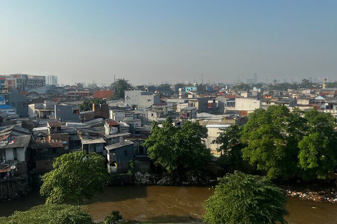 Life in Manila Slums and Local Insights Tour - Exploring the Itinerary in Detail