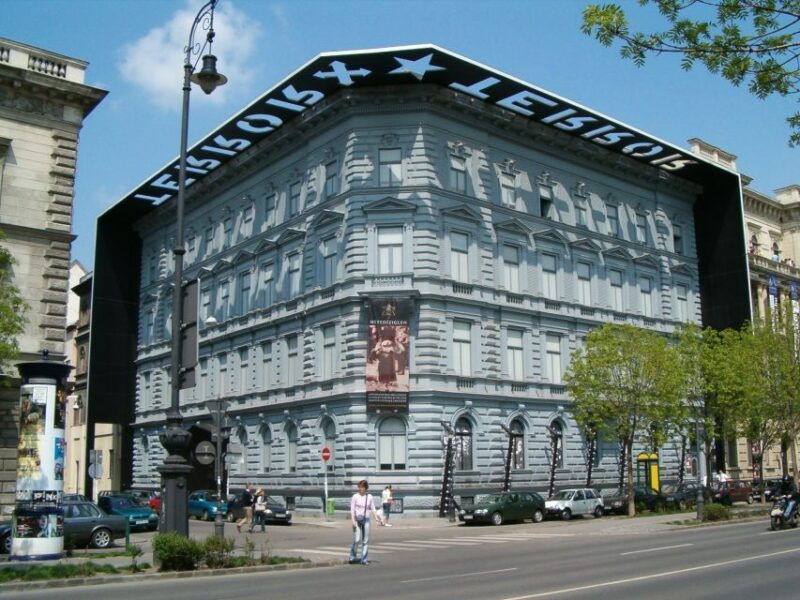 life-under-communism-with-house-of-terror-or-statue-park