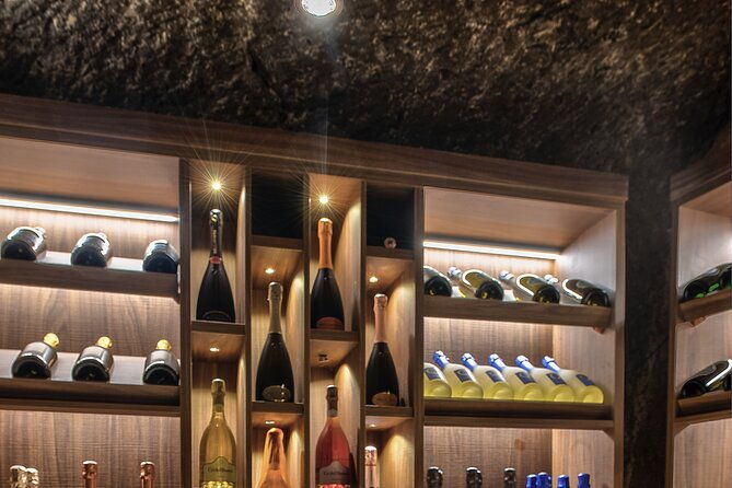 light-dinner-accompanied-with-masterclass-wines