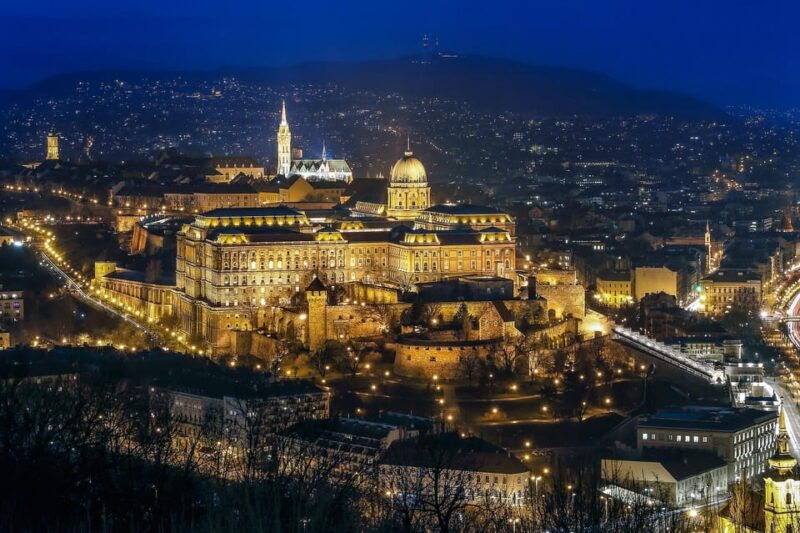 light-up-budapest-private-2-hour-night-tour-by-luxury-car
