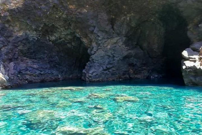 lighthouse-view-3-cais-do-sardinha-lighthouse-and-return-to-cais-do-sardinha