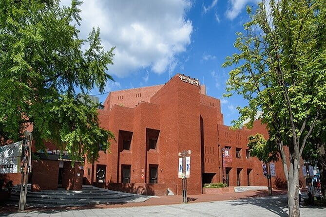 Lights, Camera, Seoul: K-Drama & Netflix Favorites - Key Points