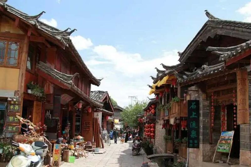 Lijiang: Baisha, Naxi Village, Lashi Wetlands Private Tour - Key Points