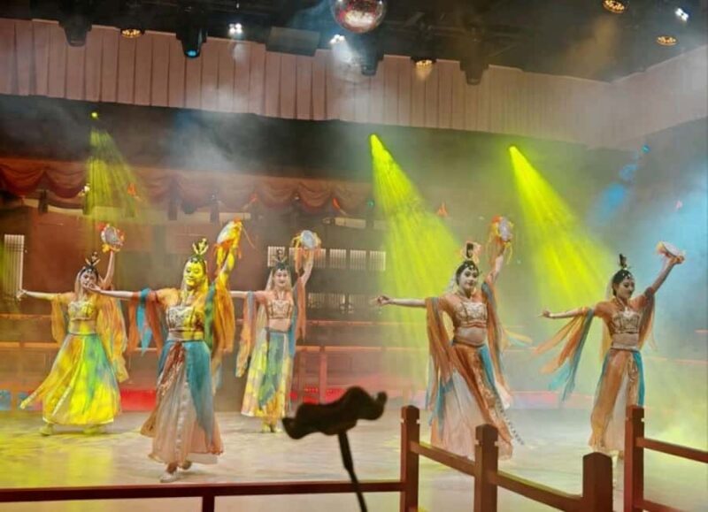 Lijiang: Yuyan Banquet Dinner Show with Costumes - Practical Details and Tips