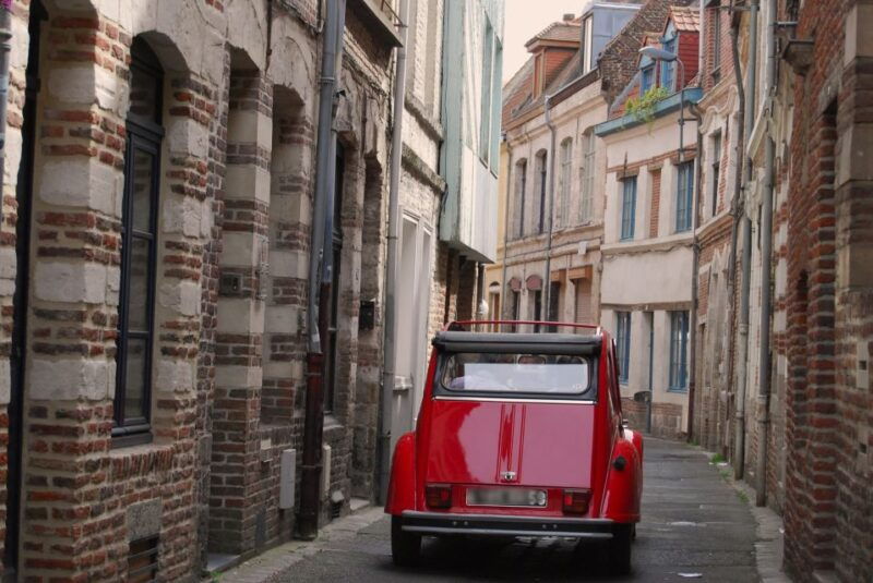 lille-driving-tour-by-convertible-citroen-2cv