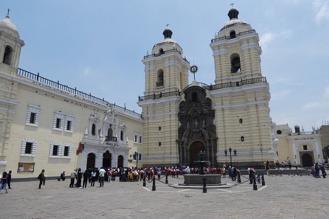 lima-airport-transfers-lima-city-to-jorge-chavez-airport-lim-in-standard-van