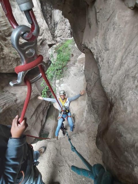 lima-autisha-canyon-rappel-sheke-underground-waterfall