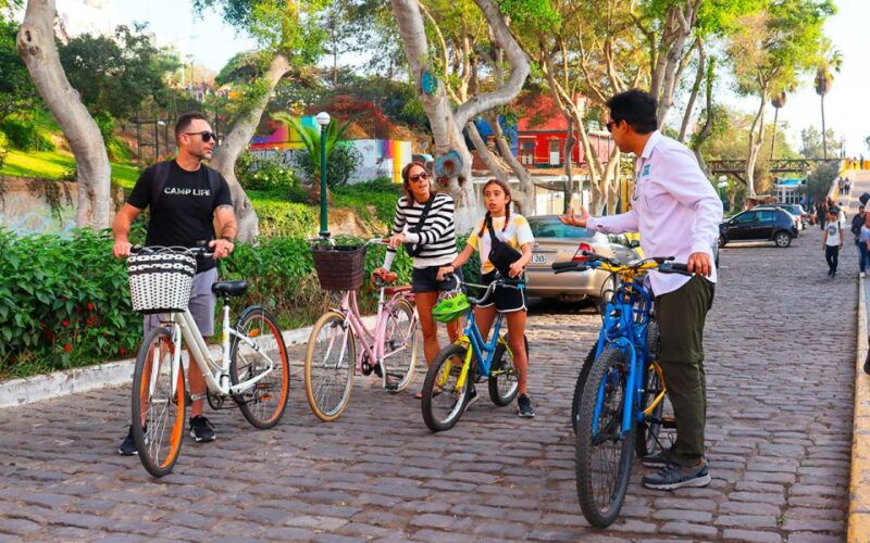 lima-bike-tour-in-miraflores-and-barranco-districts