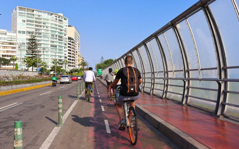 lima-bike-tour-in-miraflores-and-barranco-districts