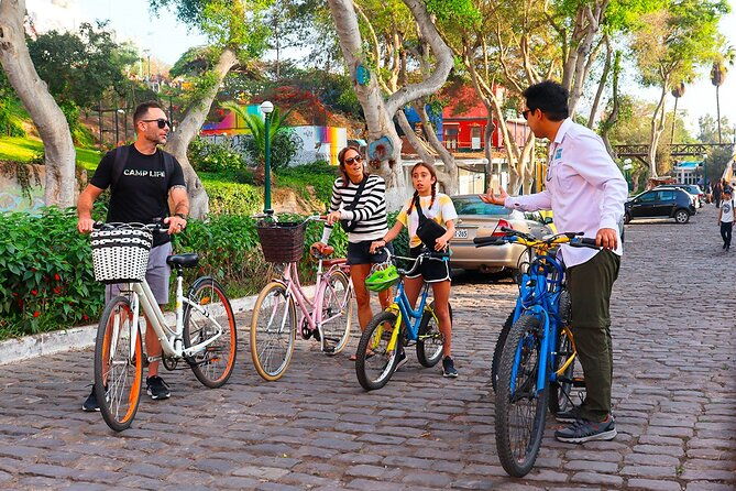lima-bike-tour-in-miraflores-barranco-shared-small-group