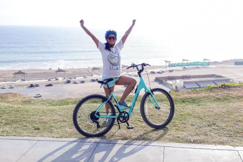lima-bike-tour-la-costa-verde-jesus-statue-in-chorrillos