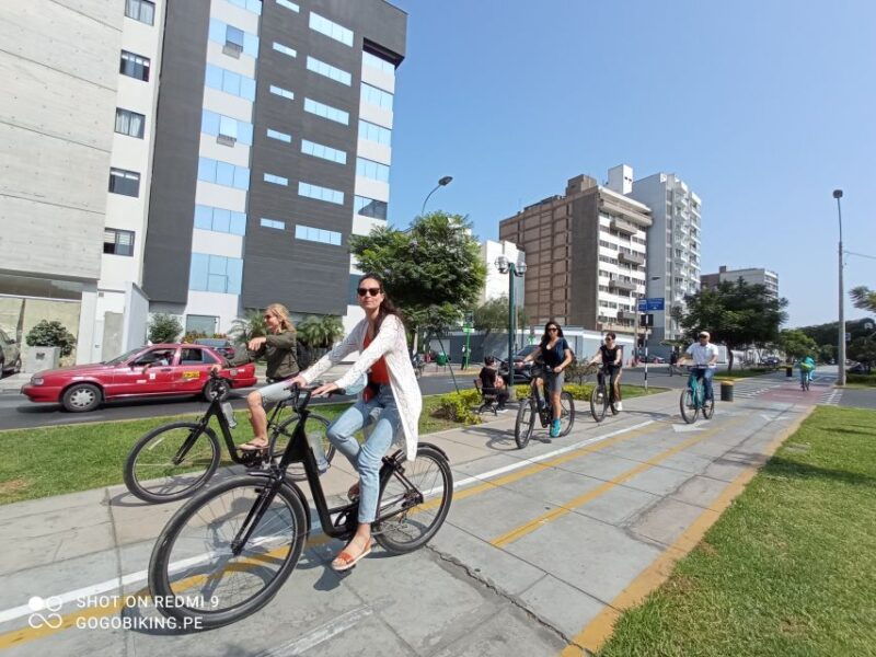 lima-bike-tour-la-costa-verde-jesus-statue-in-chorrillos