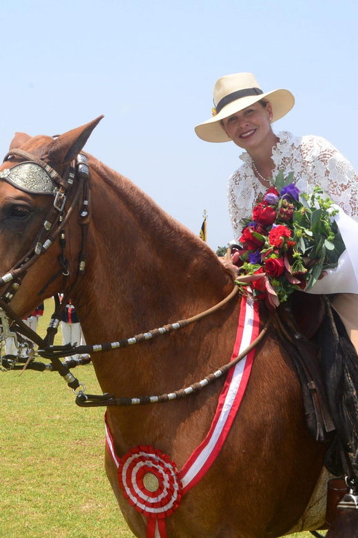 lima-buffet-lunch-dance-show-peruvian-paso-horses-2