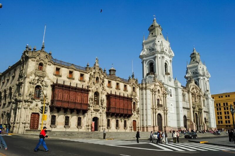 lima-historic-downtown-miraflores-catacombs-private-tour