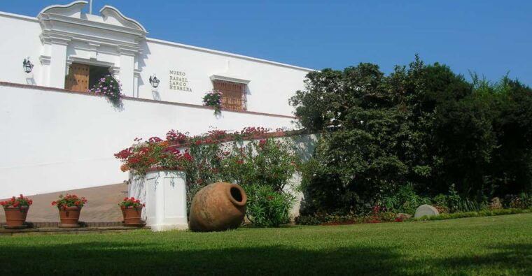 lima-in-a-day-heritage-sites-larco-museum-illuminations